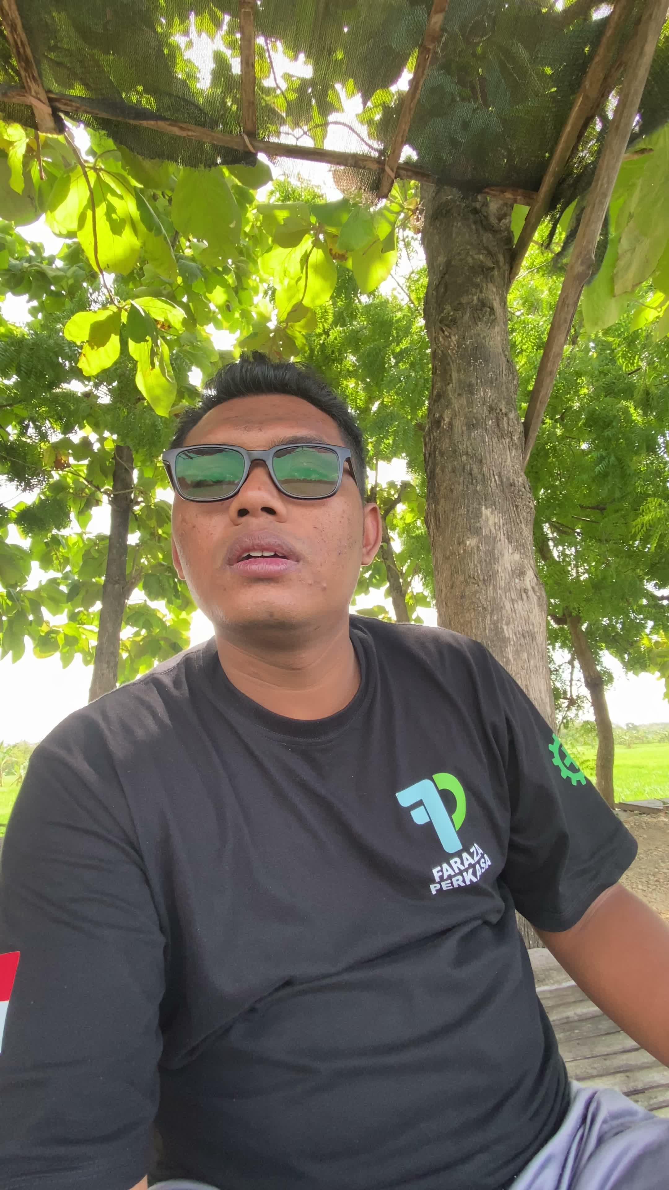 Posisi ngopi syahduu lurr #ngopi #waduk #desaku #tambakrejo #bojonegoro #viral #fyp 