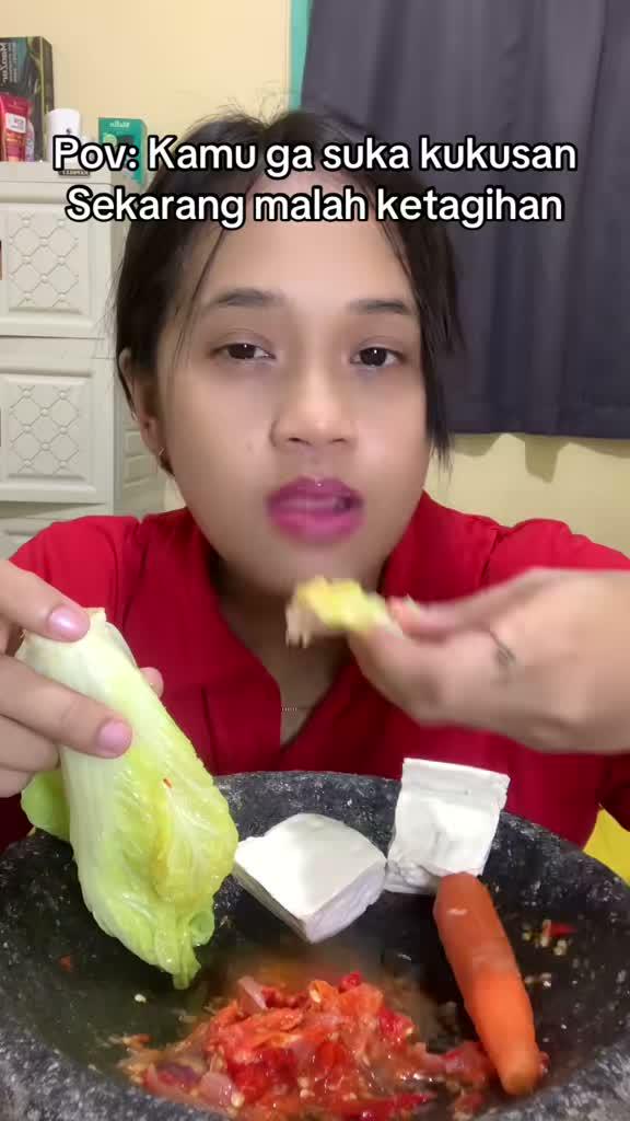 Yg penting ada sambalnya jdi ga hambar😬