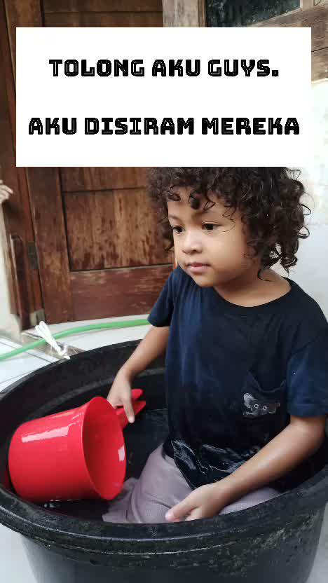 Tolong guys, aku disiram Mereka.
#RCTIPlus #HOTrctiplus #Duniaanakanak #Edukasianak #Videoanakanak #fyp  #fypシ  #fypシ゚viral 