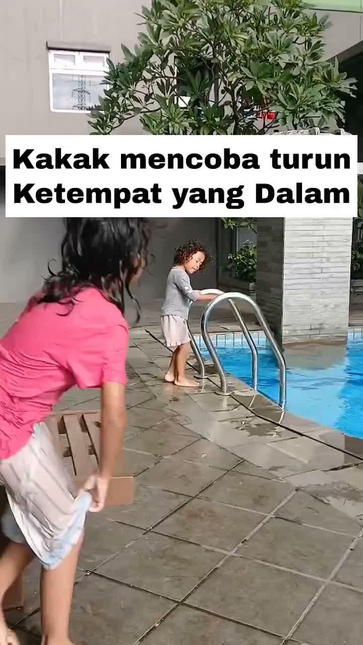 Kakak coba turun.
#RCTIPlus #HOTrctiplus #Duniaanakamak #Edukasianak #Videoanakanak #Videobermainanak #fyp #fypシ #fypシ゚viral 