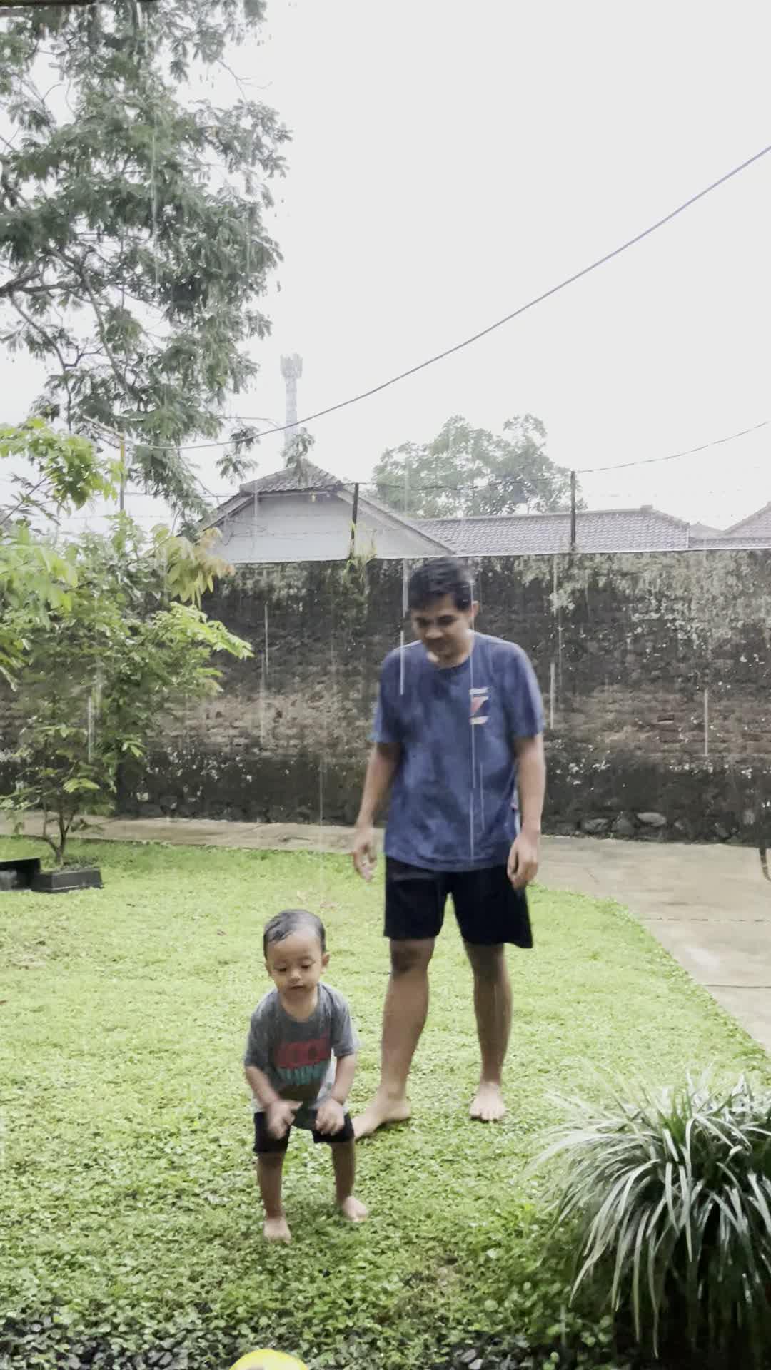 hujan2an sm ayaah🥶