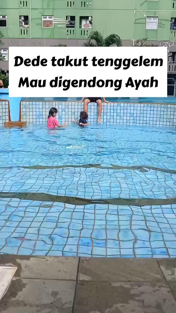 Dede takut tenggelan.
#RCTIPlus #HOTrctiplus #Duniaanakanak #Edukasianak #Videoanakanak #fyp #fypシ #fypシ゚viral 