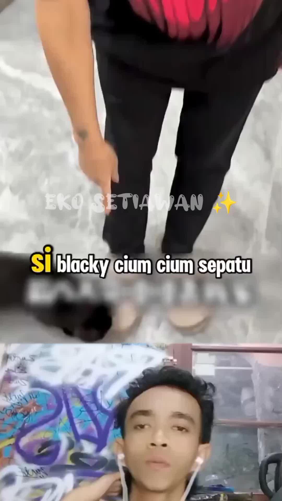 si blacki pinter mencium bau uang ?????