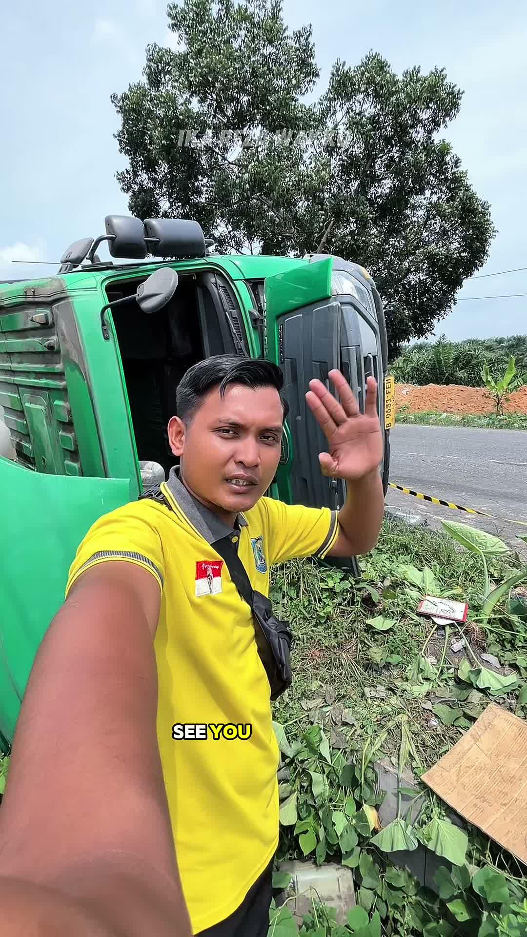Laka Di Tikungan Parang Bengkok Antara Trailer Dengan Truk Coltdiesel
.
 #ikarezawakku #vlog #lakalantas