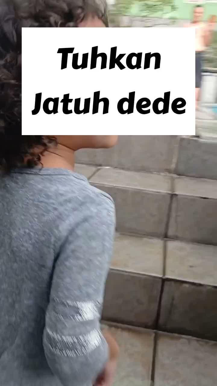Tuhkan Jatuh dede.
#RCTIPlus #HOTrctiplus #Duniaanakanak #Edukasianak #Videoanakanak #Videobermainanak #fyp #fypシ #fypシ゚viral 