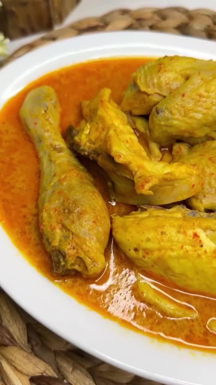 MENU MASAKAN RUMAHAN SIMPLE
“Ayam Kuah Merah”
#Cooking #inspiration #Menumasakanrumahan #Tips #Trik #Idejualan #ummuhusna