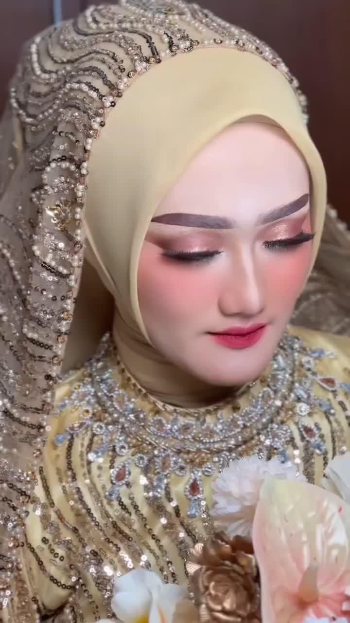 Lancar selalu job ku, make up modern no jadul