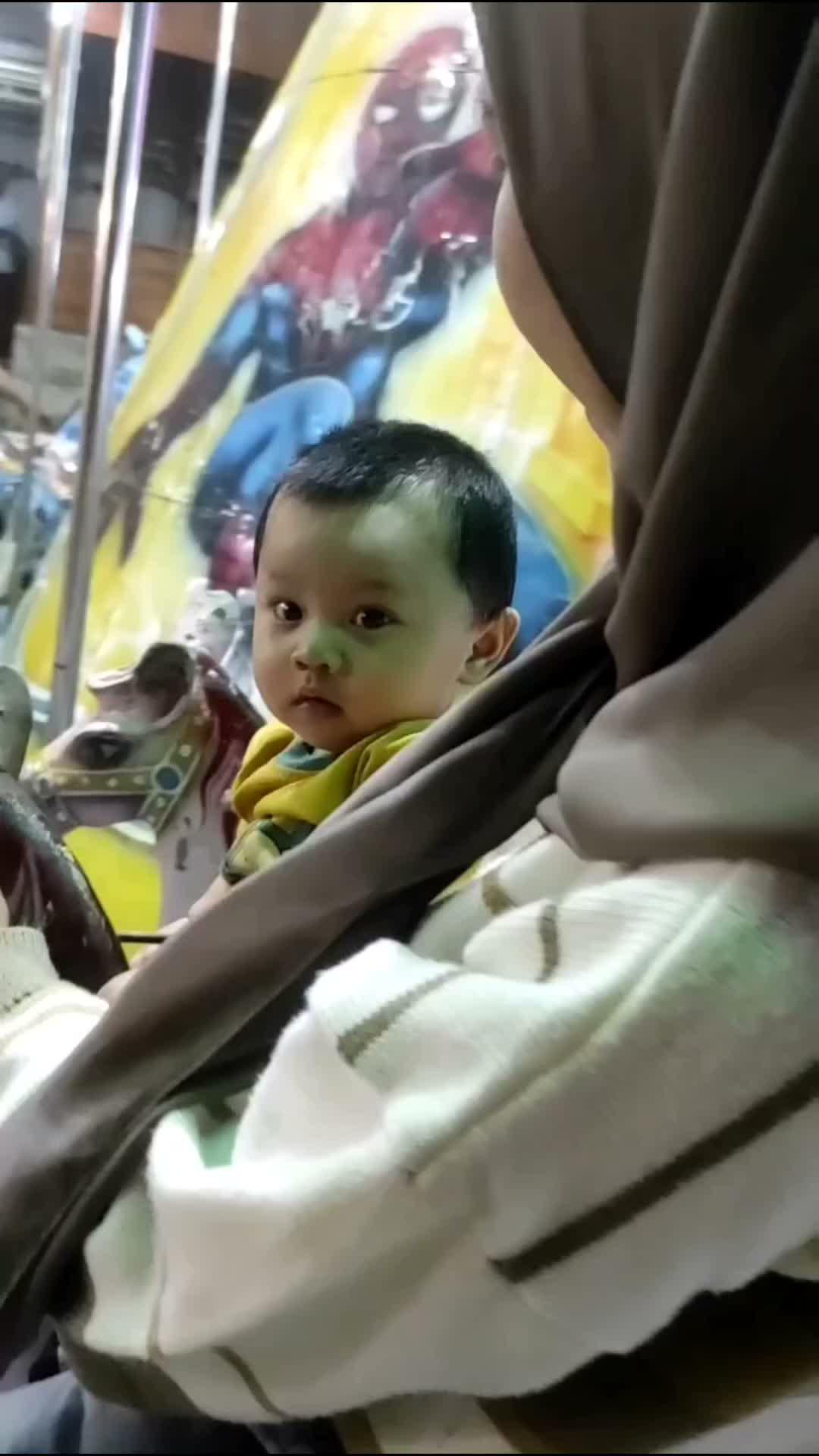 Main odong di pasar malam #fyp #foryou #RCTIPlus #HOTrctiplus #trending #cutebaby #masamasanewborn 