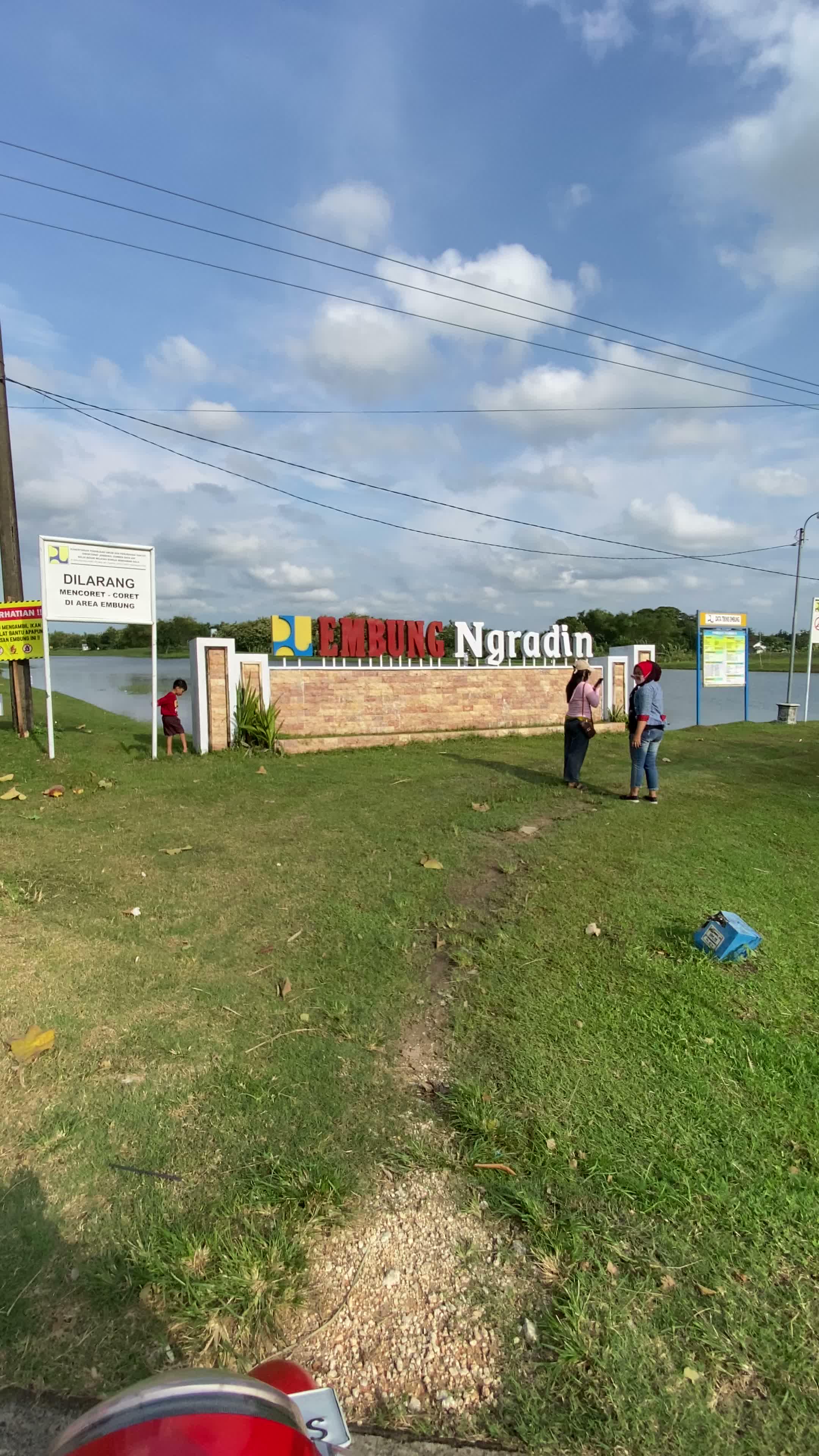 Jalan di seputaran Embung Ngraden #jalan #embung #sonorejo #padangan #bojonegoro 