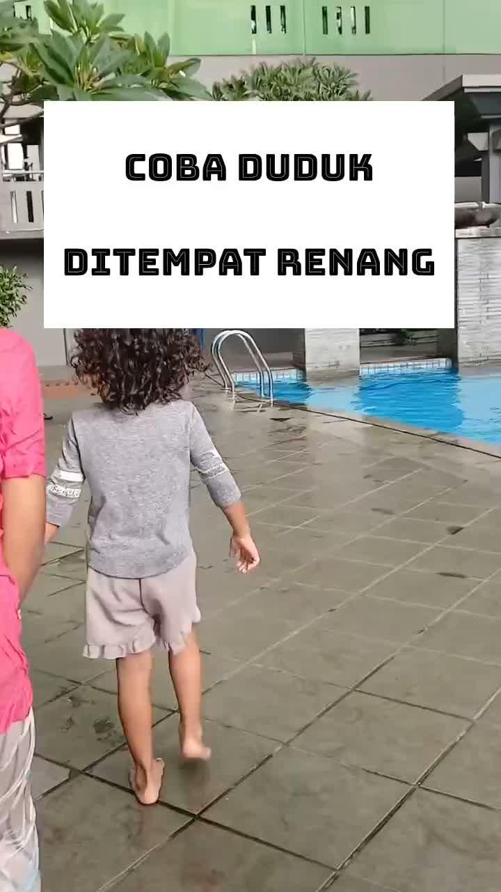 Coba duduk ditempat berenang.
#RCTIPlus #HOTrctiplus #Duniaanakanak #Edukasianak #Videoanakanak #Videobermain #fyp #fypシ #fypシ゚viral 
