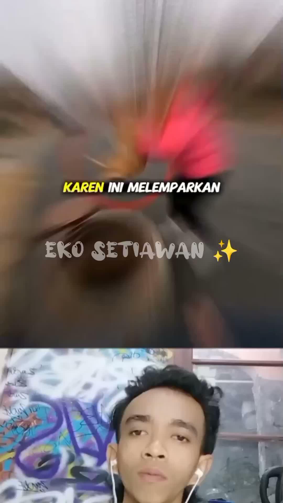 kucing oyen ini di lempar ke selokan oleh wanita jahat😱😱😱😱