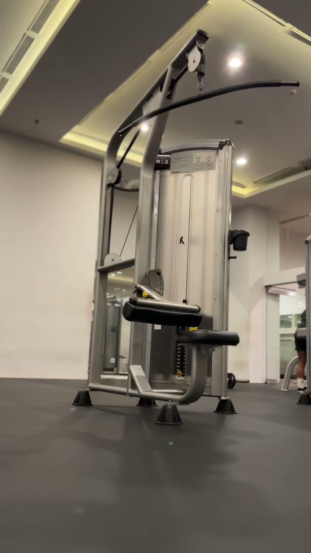 2026 Harus tajin Olahraga 😂🔥 #newyear  #fypシ゚viral  #Viral  #videolucu  #funnyvideo  #anak baru masuk gym 