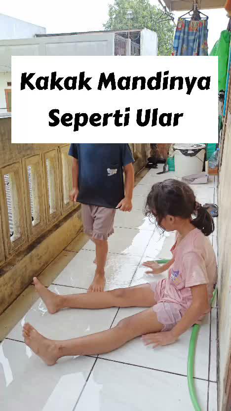 Kakak kaya ular Mandinya.
#RCTIPlus #RCTIPlus #Duniaanakanak #Videoanakanak #Edukasianak #Videobermain #fyp #fypシ #fypシ゚viral 