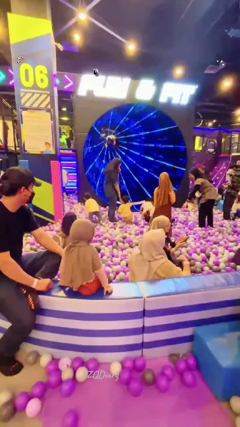 BERPETUALANG DI PLAYGROUND

#playground  #CeritaAnakIndonesia #parenting #anakbaik #mandibola 