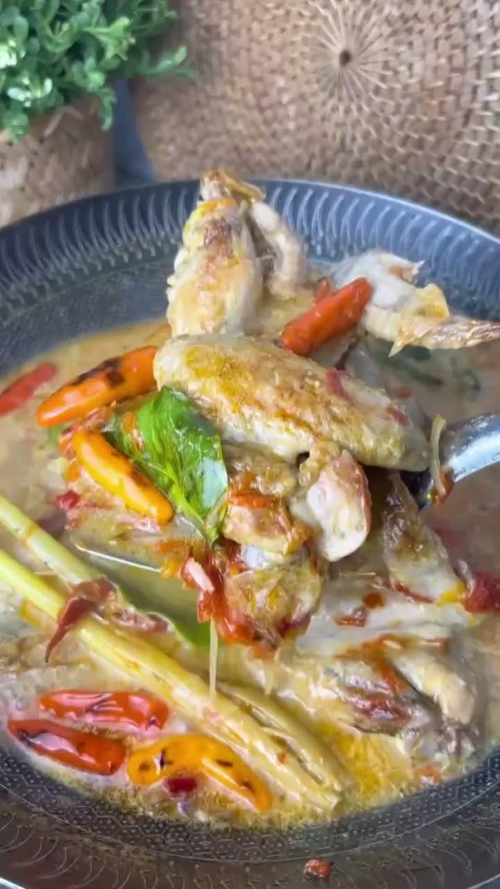 MENU MASAKAN RUMAHAN SIMPLE
“Ayam Lodho”
#Cooking #inspiration #Menumasakanrumahan #Tips #Trik #Idejualan #ummuhusna