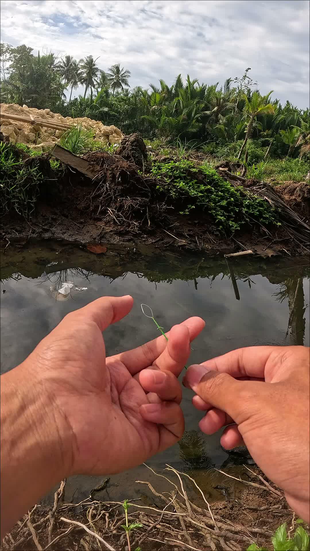 wow unique way of fishing #fishing #shrimp #fish #sea #traditional #usareels #UnitedStates #reelsviral #skils #fyp #trending
