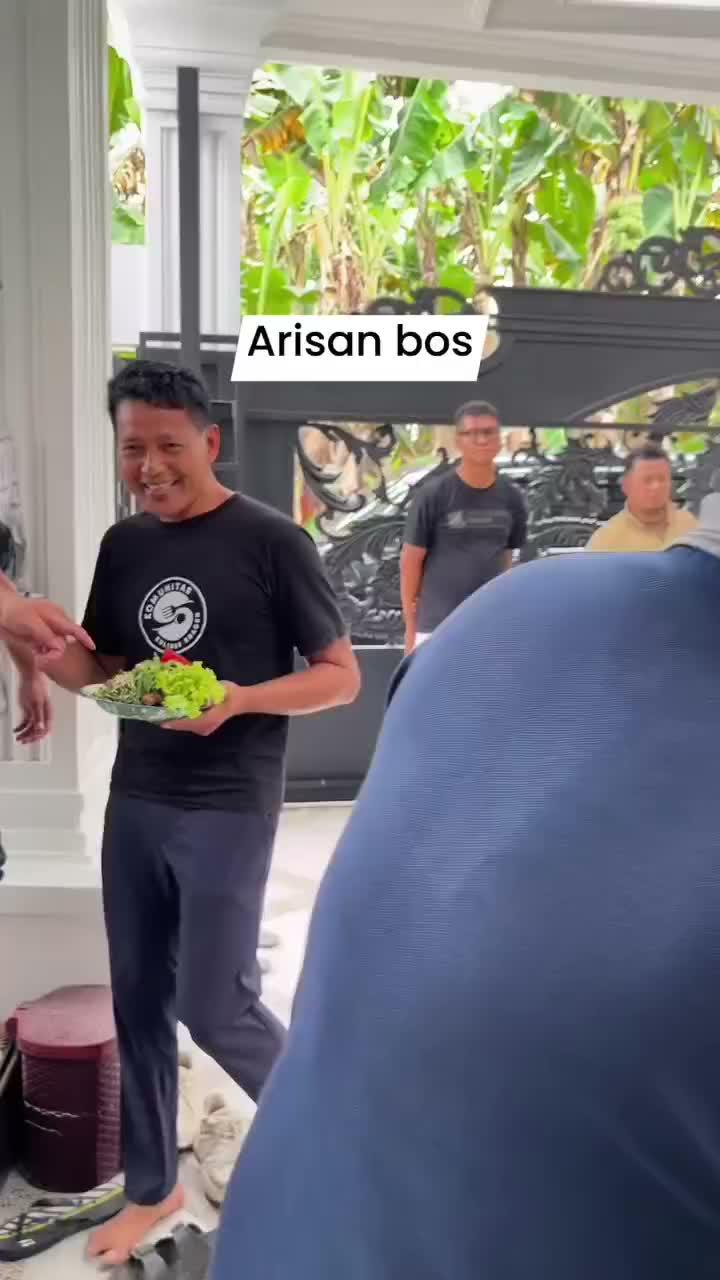 Arisan dulu biar tidak sepaneng
