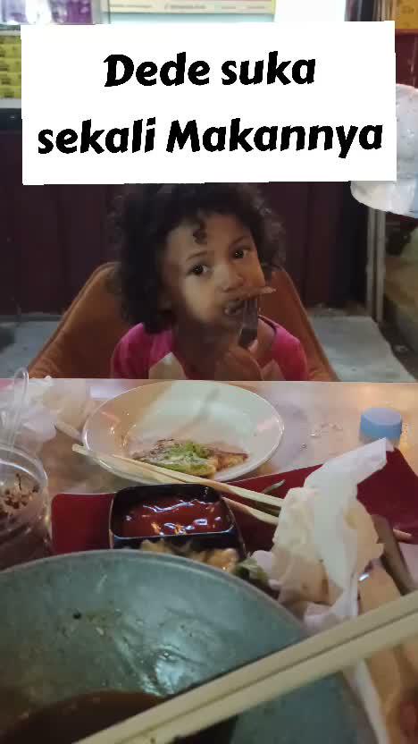 Dede menyukainnya.
#RCTIPlus #HOTrctiplus #Duniaanakanak #Videoanakanak #Videomukbang #fyp #fypシ #fypシ゚viral 