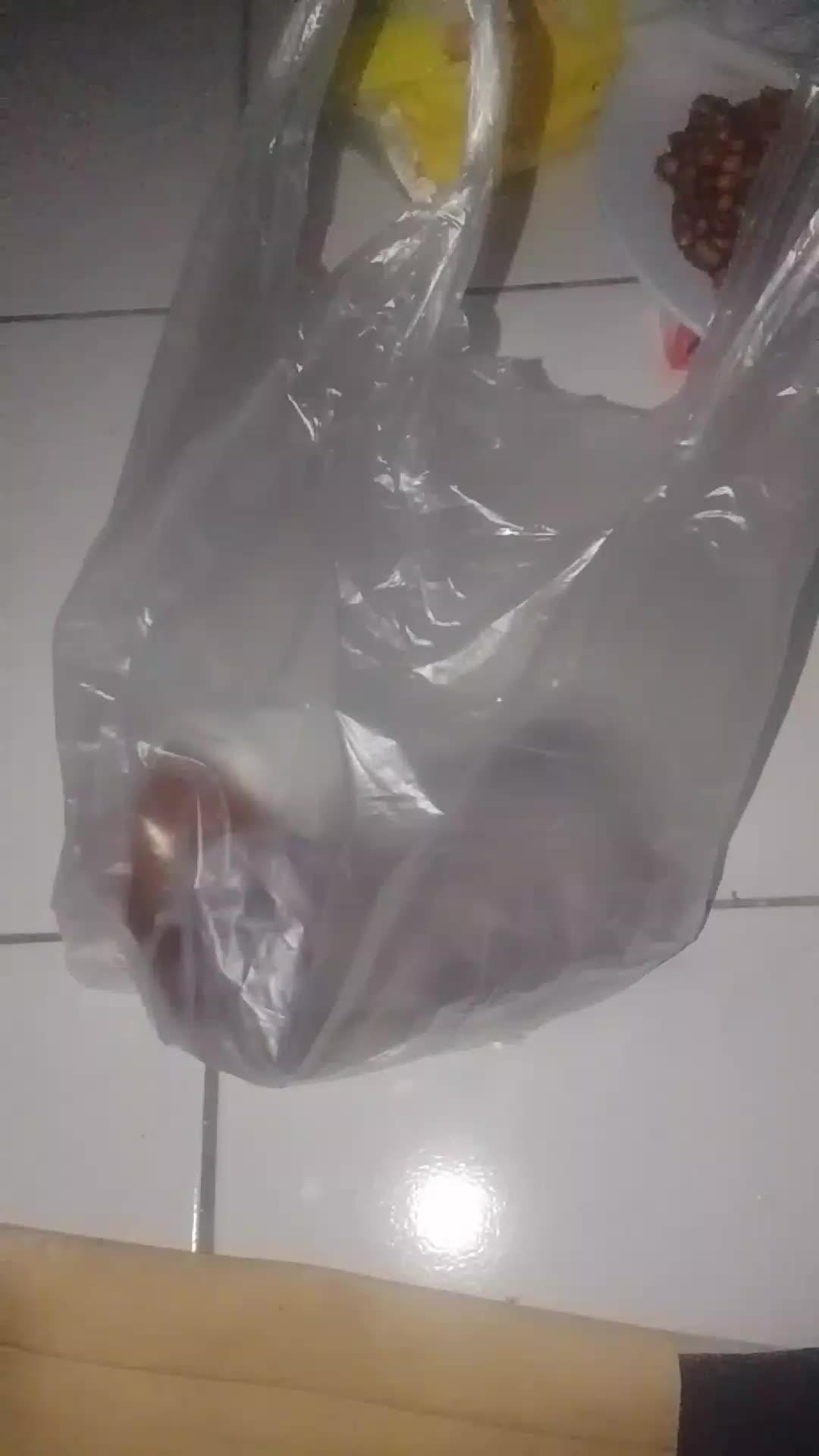 Berbagi moment kebahagiaan yang udah berlalu tadi. Alhamdulilah.. Nikmatnya tadi aku makan guys.. dibeliin nasi padang nih ma mama & adik ku