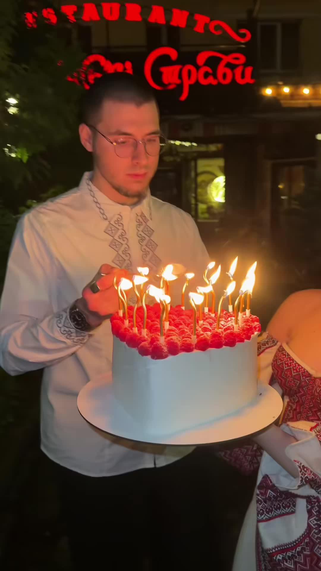 niat tiup lilin ala debus kok malah gini?