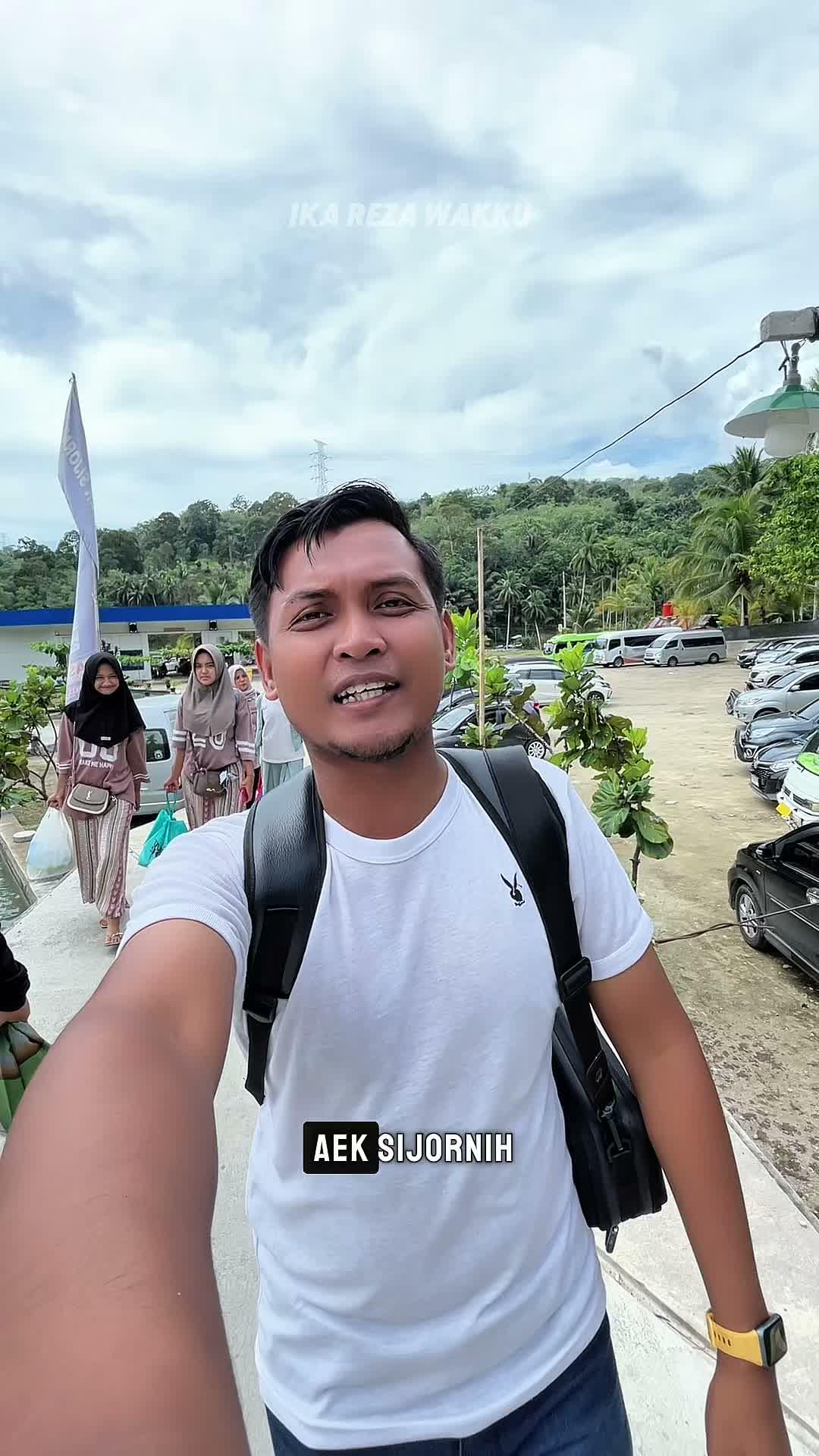 Kemarin Main-main Ke Aek Sijornih
.
#ikarezawakku #vlog #aeksijornih