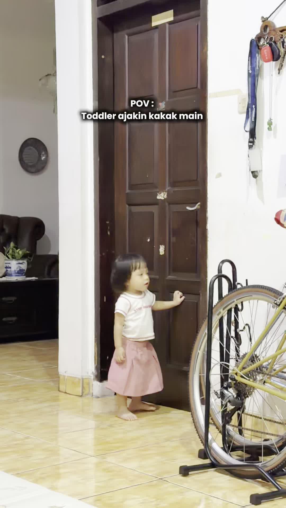 Tiap hari teriakin kakak ngajak main ?  #kakakadik #siblings