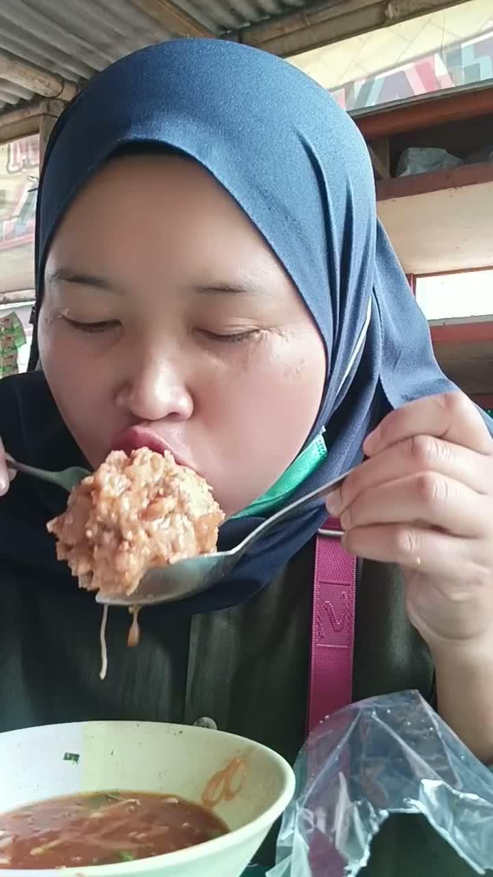 makan bakso pinggir jalan memang gak pernah gagal  #short  #HOTrctiplus  #RCTIPlus  #fyp 