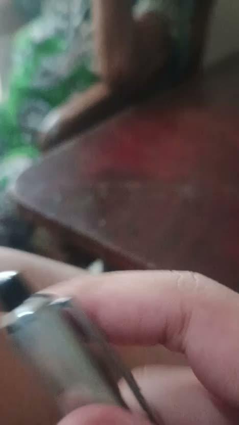 prank orang yang pakai pulpen setrum itu kan kalian pernah tahu kan