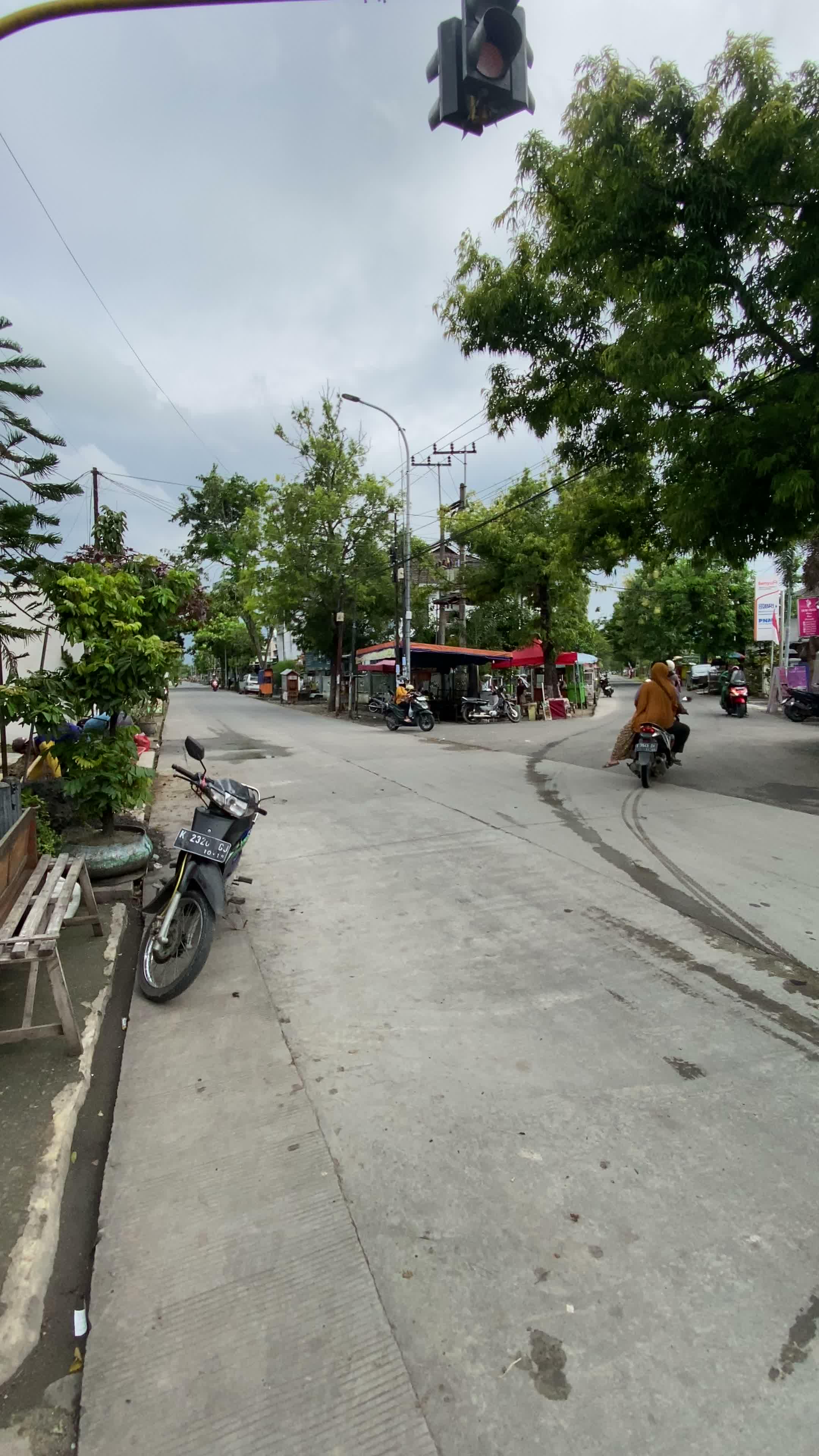Sampek di perigaan pasar Purwosari #pasar #tradisional #purwosari #bojonegoro #viral #desaku 