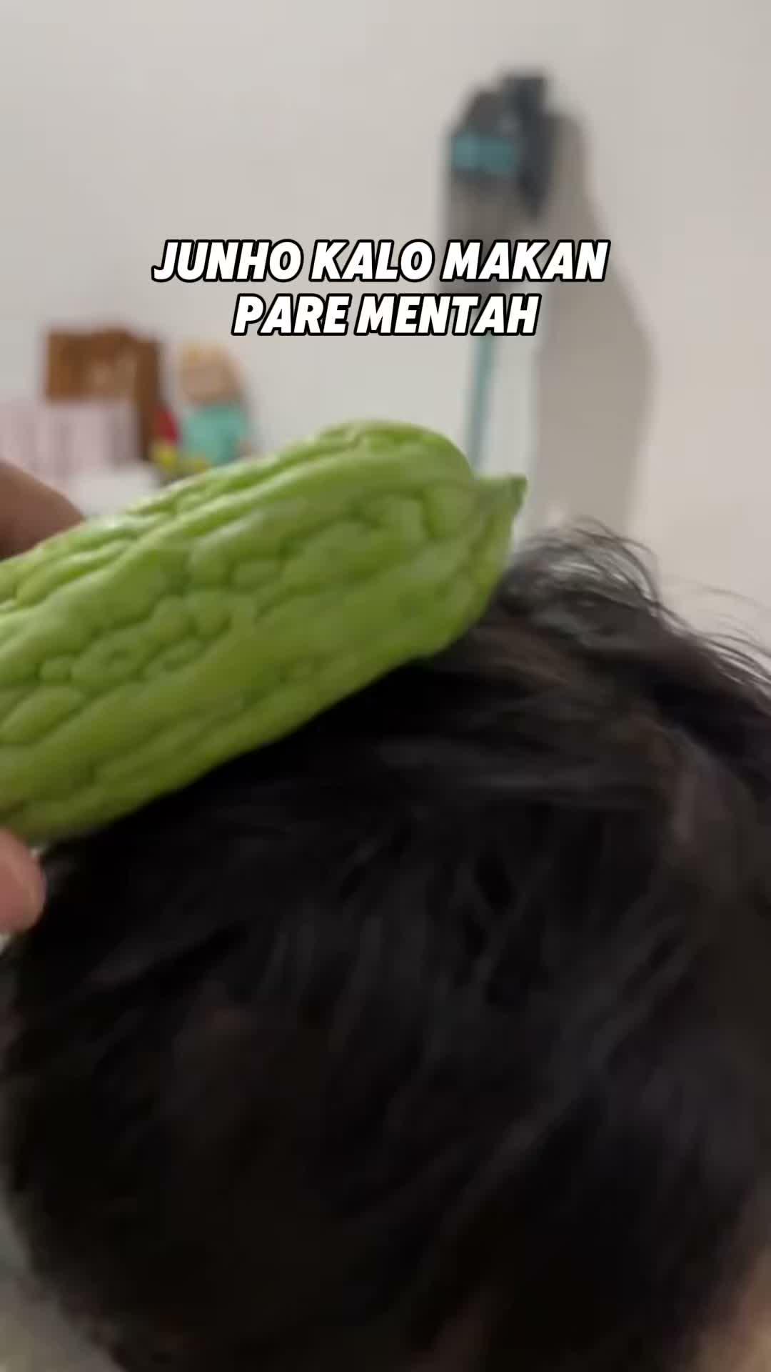 anak ajaib! kok bisa sih junho suka pare mentah 