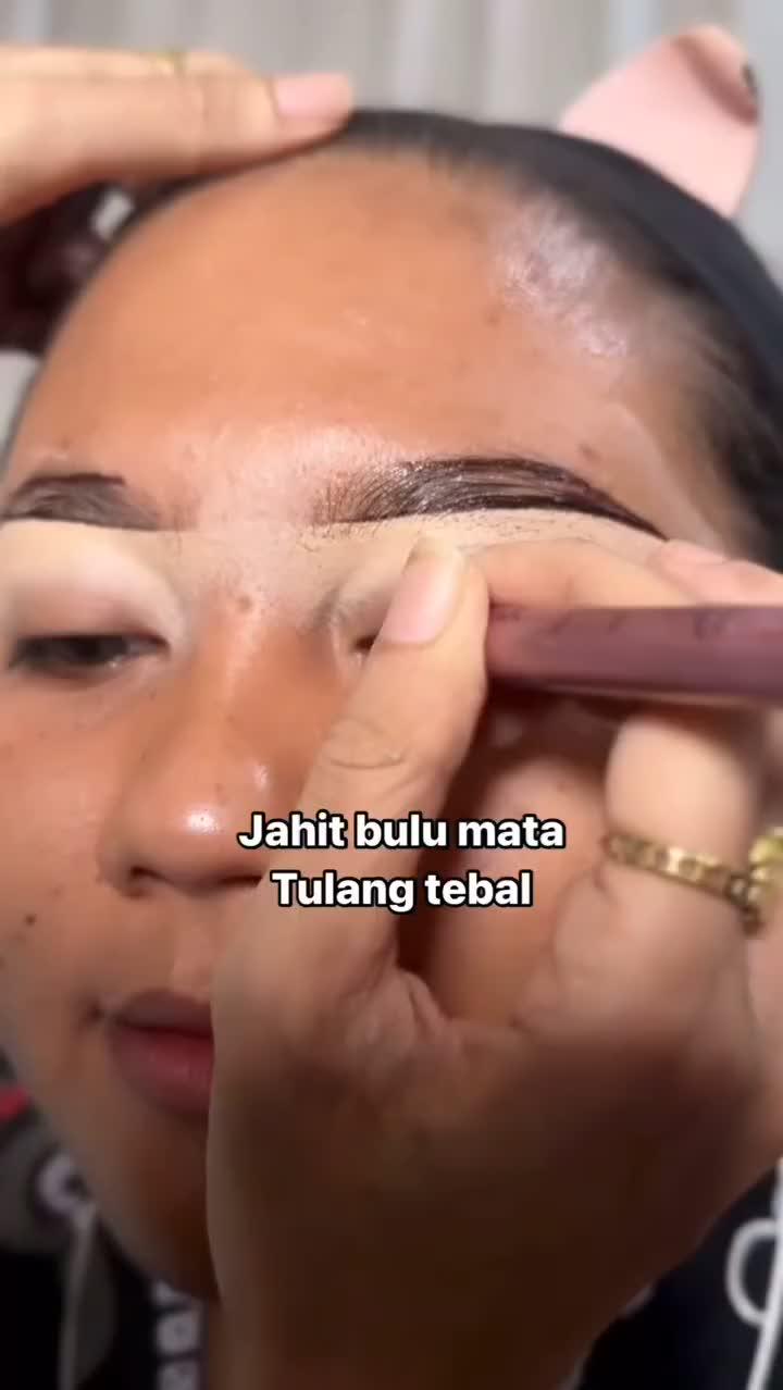 Jahit bulu mata tebal 