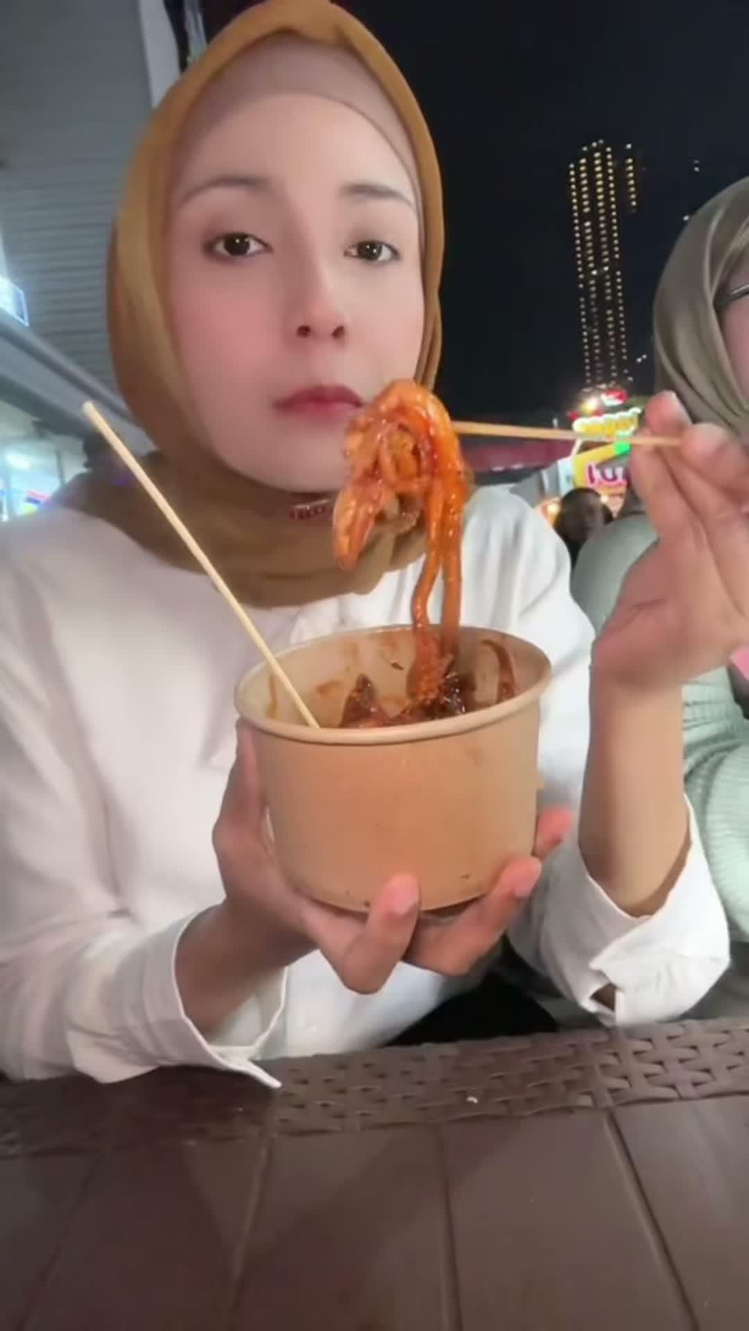 24 jam makan makanan kesukaan abe cekut