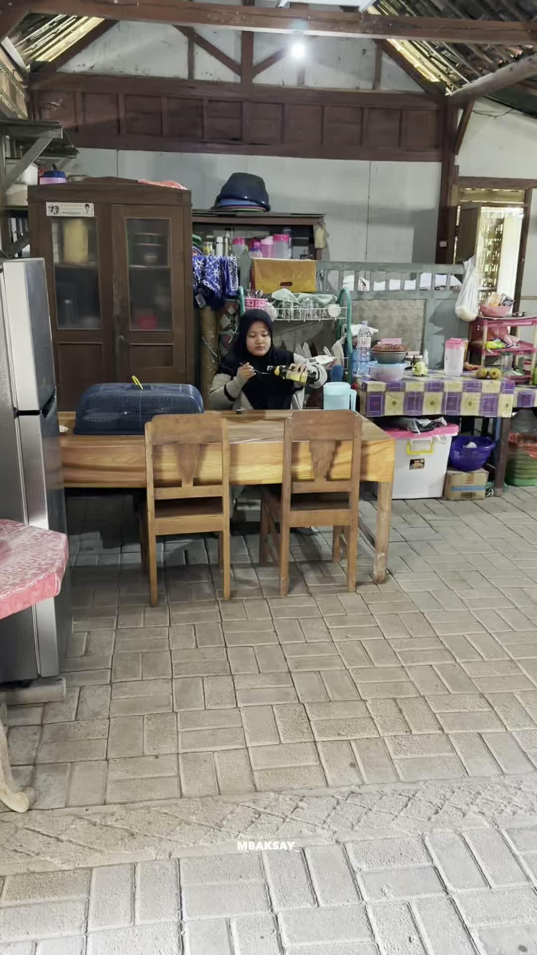 EXTRA VIRGINIA OLIVE OIL by BORGESMinyak asli dari buah zaitun yang kandungannya banyak banget #minyakzaitun #extraoliveoil #minyakzaitunmur