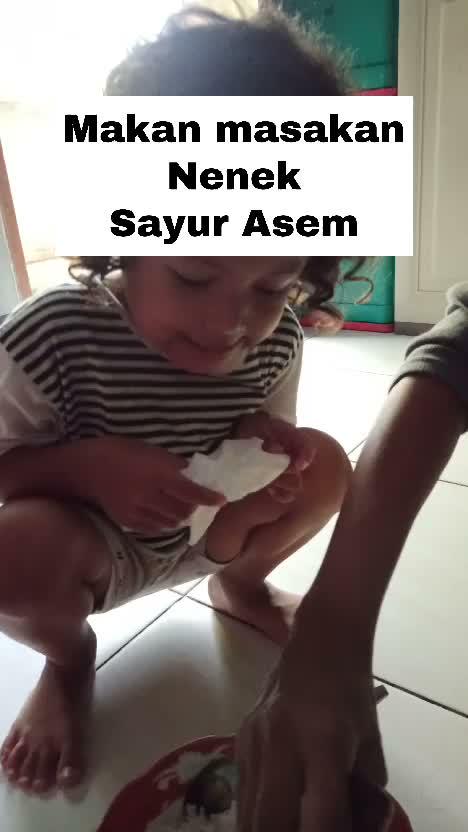 Makan masakan nenek.
#RCTIPlus #HOTrctiplus #Duniaanakanak #Videoanakanak #Edukasianak #fyp #fypシ #fypシ゚viral 