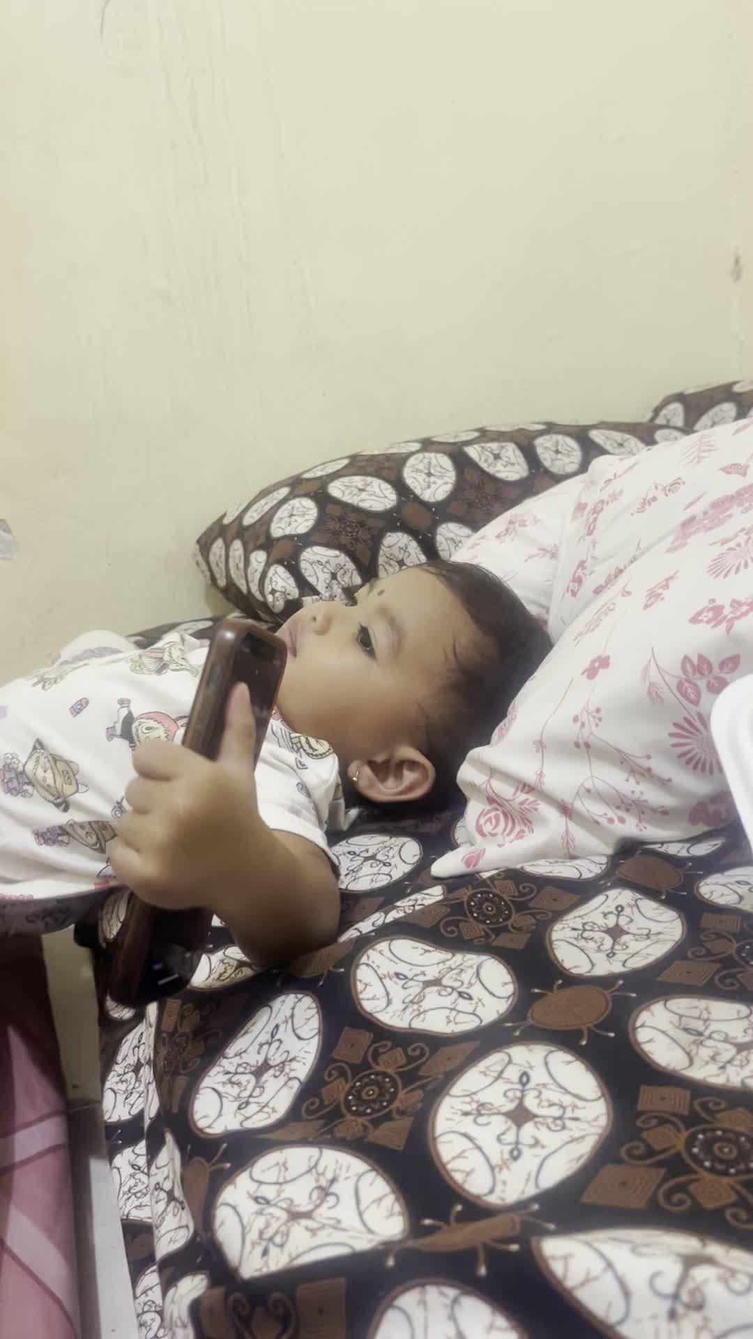 Nyantai setelah makan nasi liwet ayam  #NooraKhadijahAlKhered  #masyaallahtabarakallah  #RCTIPlus  #contencreator  #Nyantai sama ibuk 