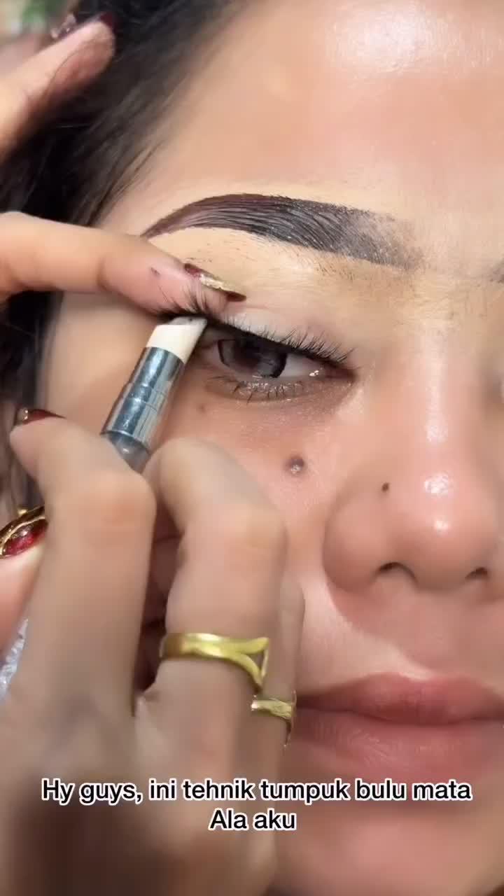 Teknik tumpuk bulu mata