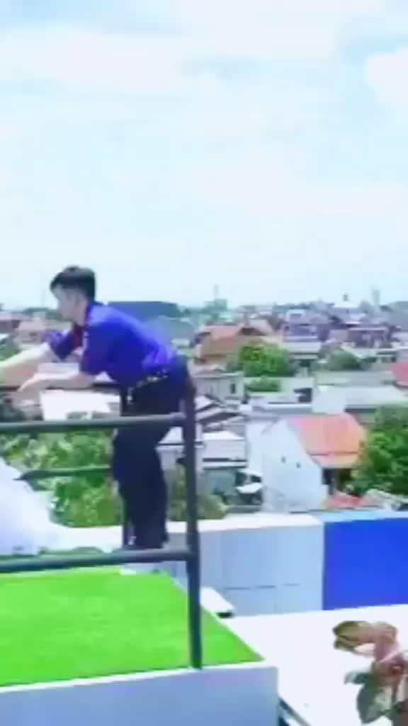 stunt #rizkynazzar & #denirawiraguna

 #stuntman  #cuplikan  #behindthescene 