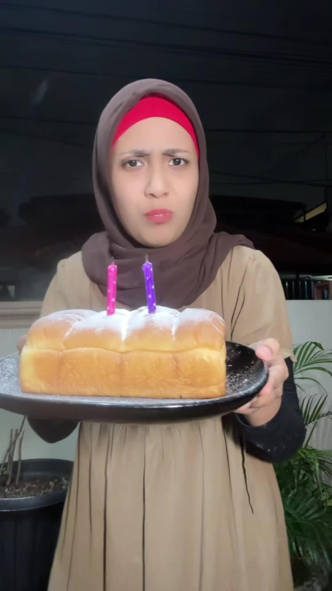 masa kue ultah pake roti sobek? ? 