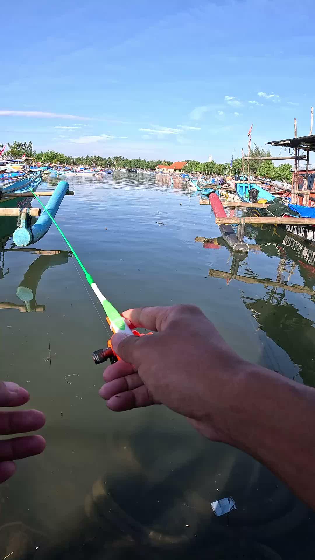 the art of fishing for small fish #fishing #traditional #usa #usareels #UnitedStates #unitedkingdom #denmark #canada