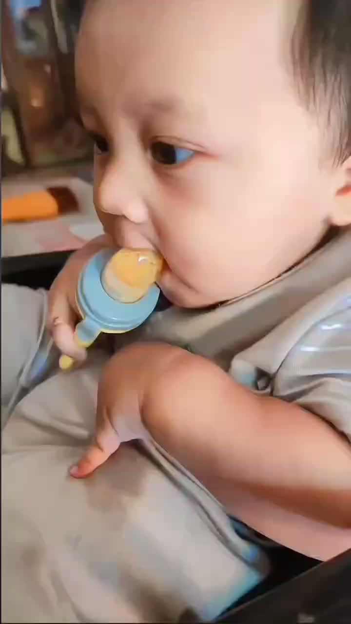 Sangking sukanya makan buah jeruk sampai gak boleh di ganggu🤭 #fyp #foryou #RCTIPlus #HOTrctiplus #trending #cutebaby #masamasanewborn