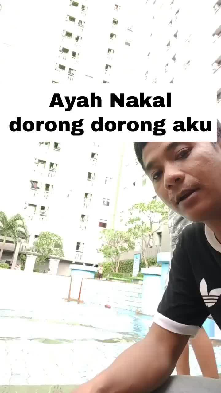 Ayah dorong aku ke kolam.
#RCTIPlus #HOTrctiplus #Duniaanakanak #Edukasianak #Videoanakanak #fyp #fypシ #fypシ゚viral 