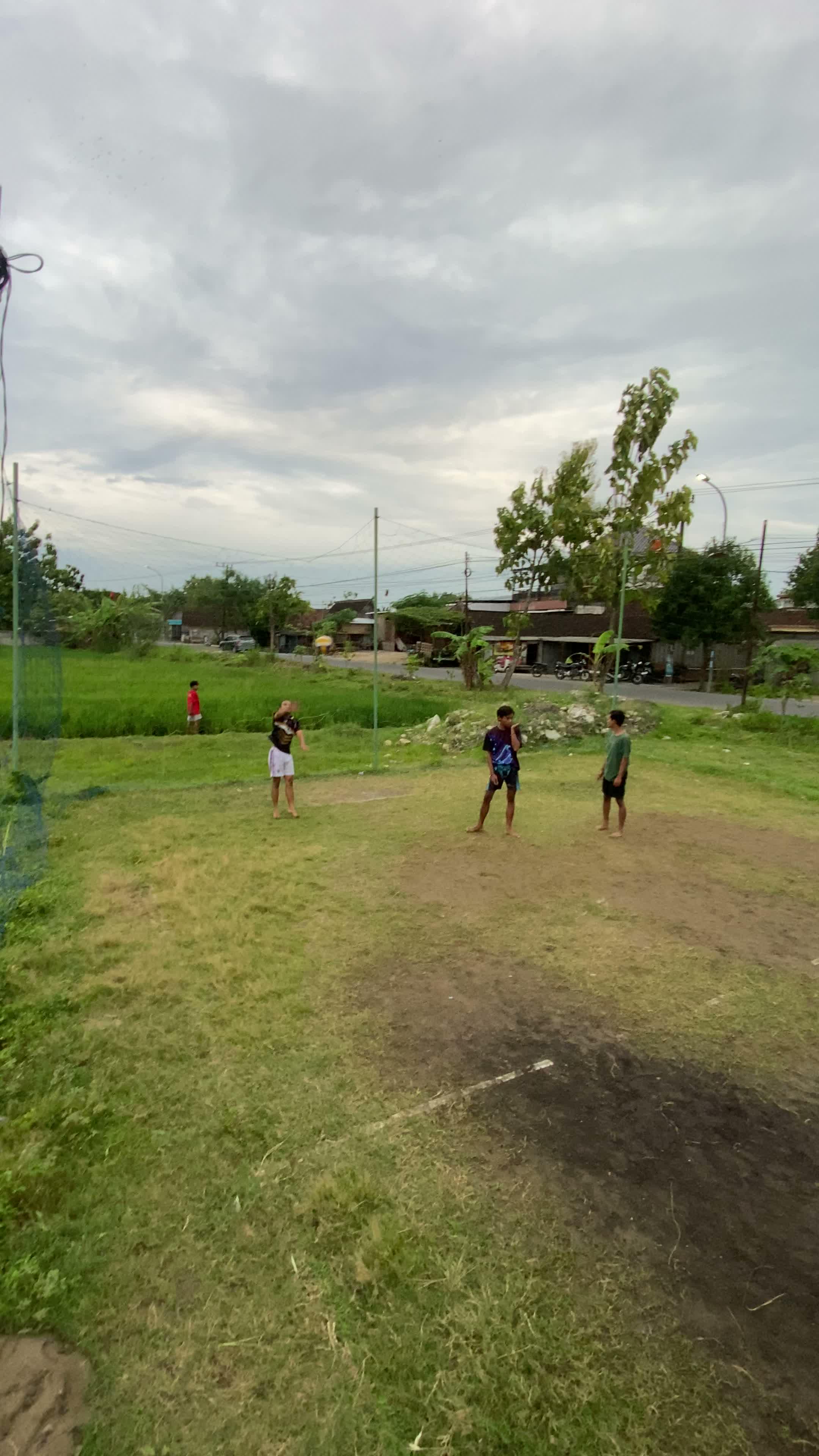 Upload kegiatan sore hari lurr #olahraga #volleyball #volley #volleytarkam #desaku #tambakrejo 