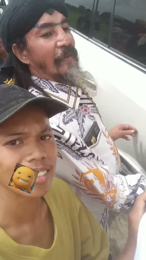 bersama idolaku master Limbad, restu Van Vahosten dan bupati brebes ibu HJ.paramitha Widyha khusuma #kabulatenbrebesjawatengah
