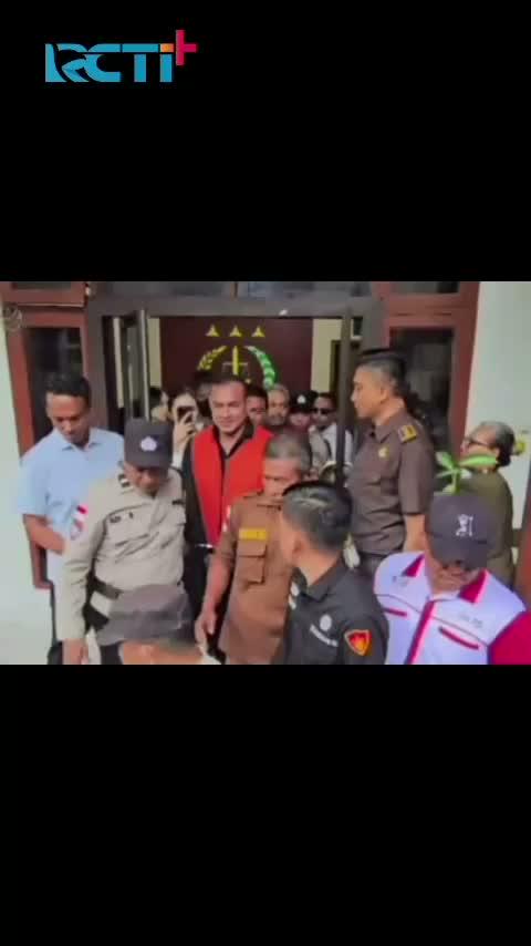 JB. Sinurat ( Karutan Kelas II B Kupang ) : " Tidak ada keistimewaan bagi Mokris Lay semua diperlakukan setara,".