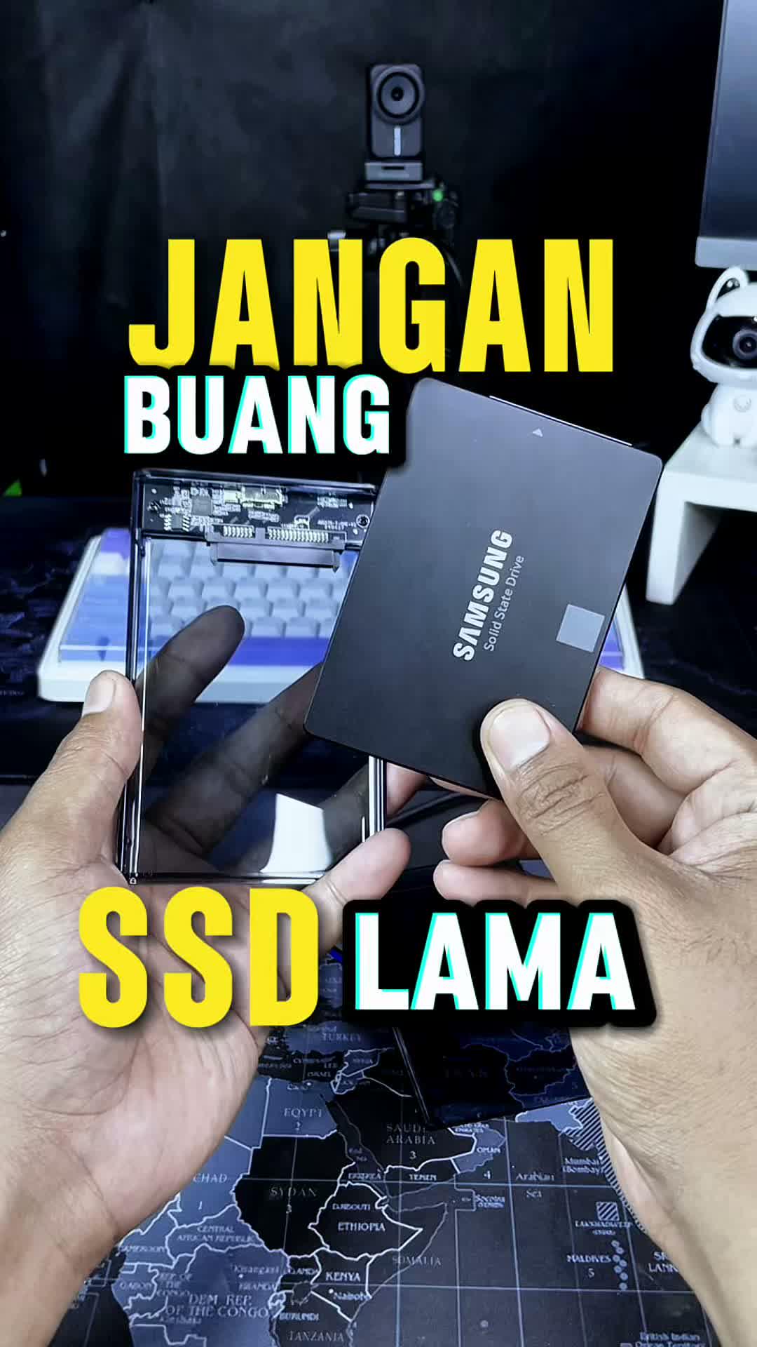 Harga SSD sekarang nggak ngotak, jangan buang SSD lama mu. mending beli enclosure SSD aja buat dijadikan casing SSD eksternal, untuk penyimp