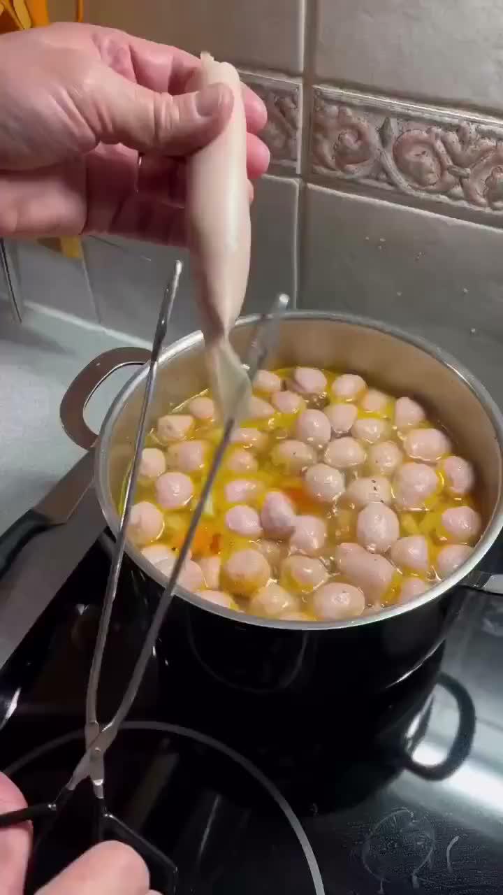 Cara cepat membentuk bakso.