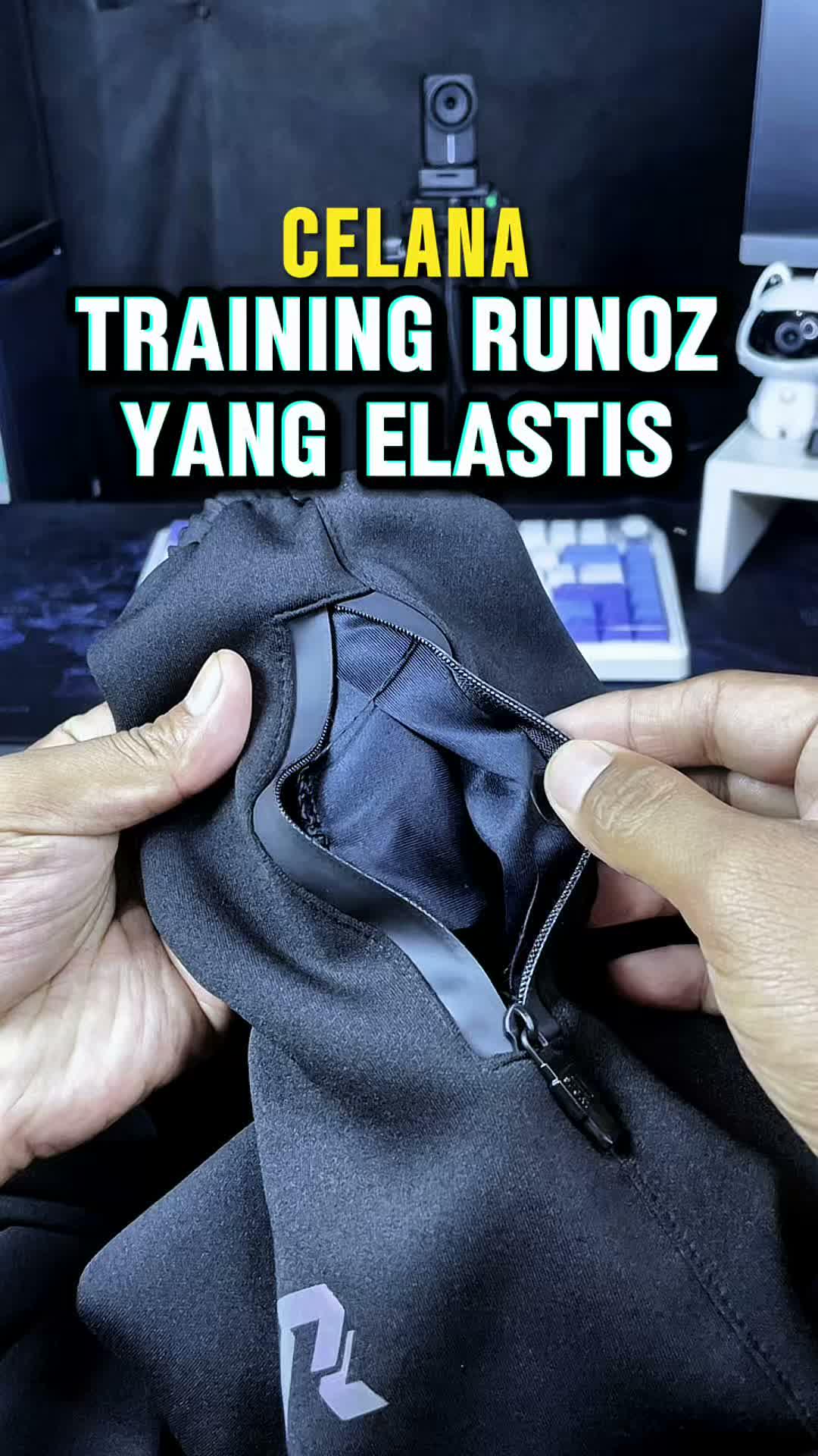 Rekomendasi celana training olahraga dari RUNOZ yang elastis dan nyaman dipakai untuk seharian.

#celanatraining #celanaolahraga #runoz #sty