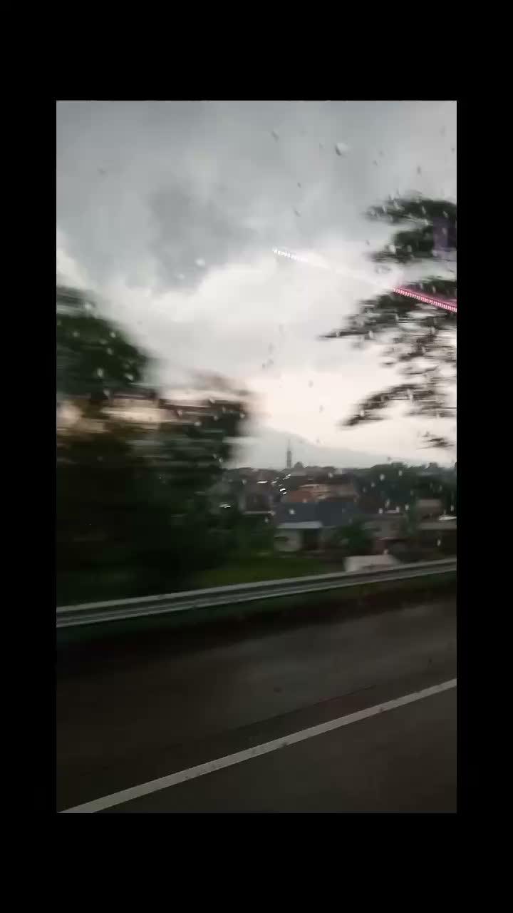 #pemandangan Gunung Arjuna yang mencari cinta ... berangkat 🚴🚴🚴