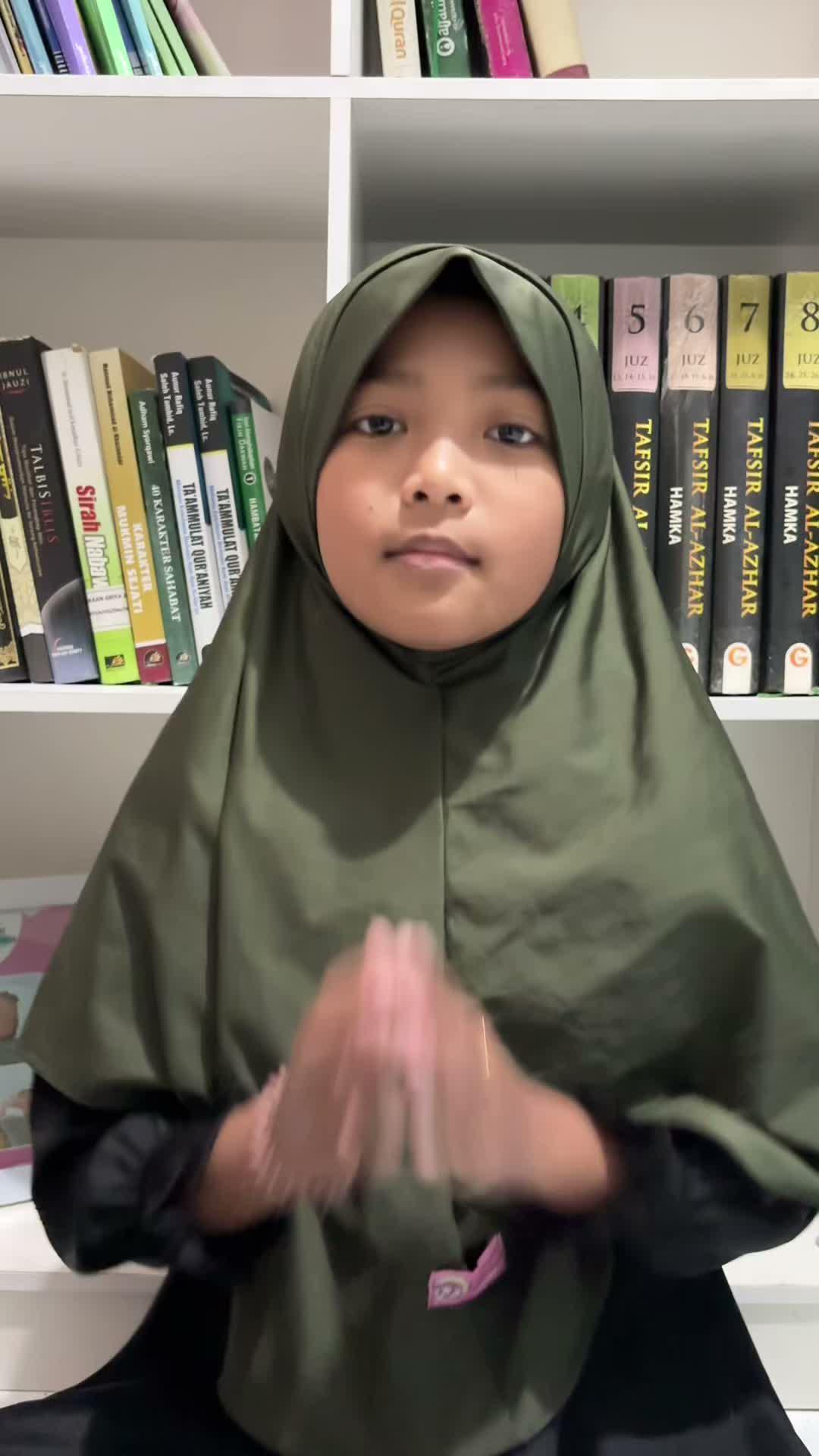 HAFIDZ2027 SYIFA AYRA RIYADI KOTA SURABAYA USIA 9 TAHUN JUMLAH HAFALAN 5 JUZ AL QUR’AN
