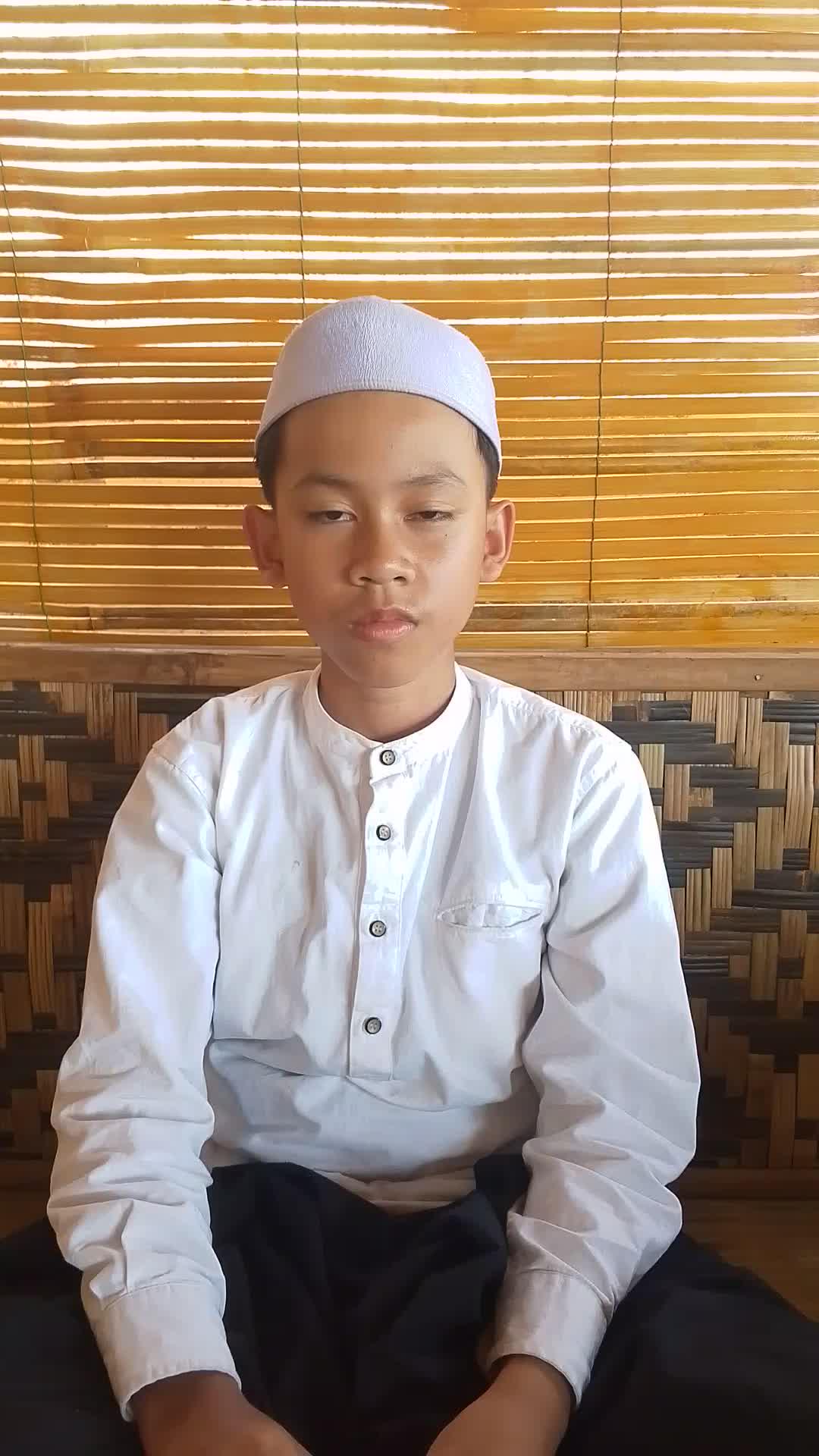 HAFIZ 2027 DANIAL AKBAR MAULANA SHAQIEL SUMEDANG 12TAHUN 5Juz stengah(30,29,1,2,3 untuk juz 1,2,3 hafal sama halaman,posisi ayat kanan kirin